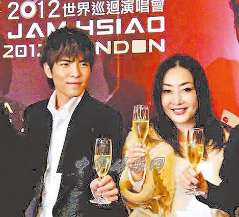 ������2012���ݳ�����칦���ϣ�Yuki�����������ݳ�ϯ��������Ӱ