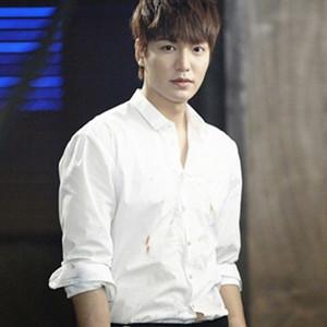 李敏镐快闪登台 最爱闪亮瞳孔 李敏镐快闪登台 最爱闪亮瞳孔