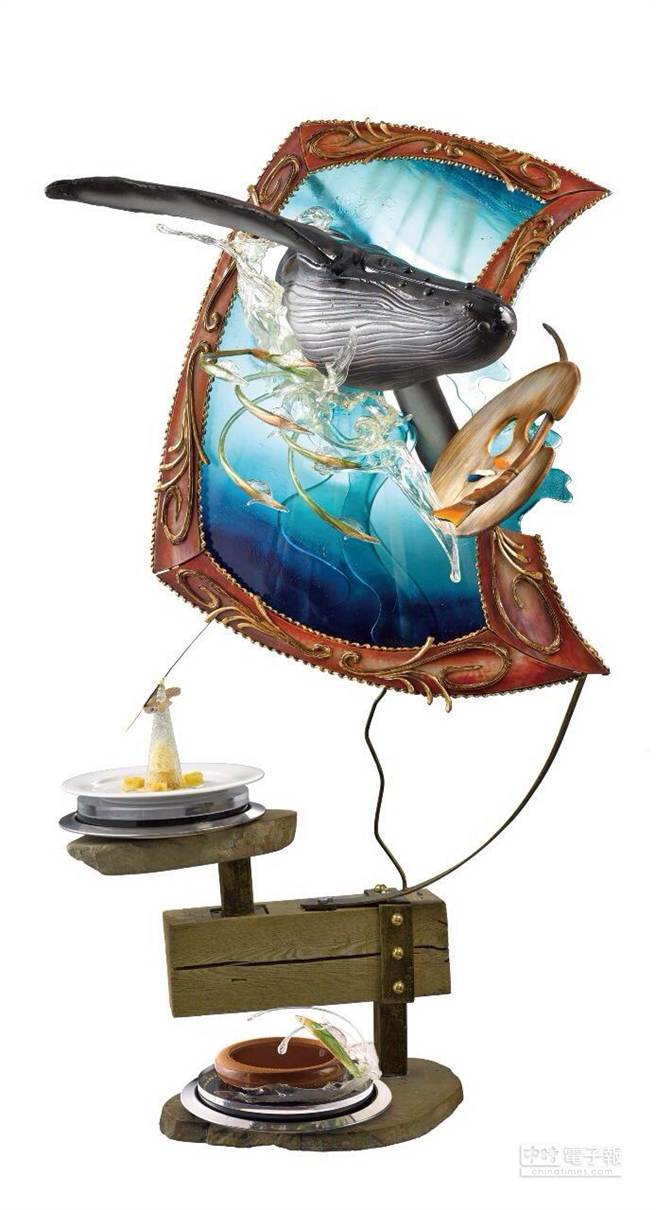 全球甜点大赛冠军作品“深海蓝画映” 全球甜点大赛冠军作品“深海蓝画映”