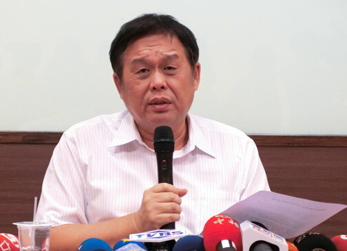 劳动部长潘世伟昨日极力澄清桃色风暴 劳动部长潘世伟昨日极力澄清桃色风暴