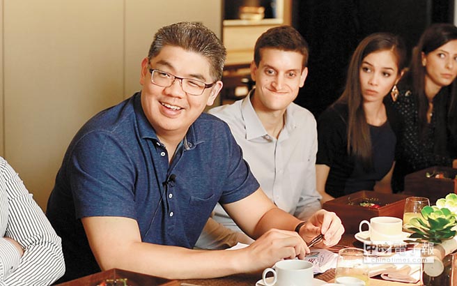 国民党台北市长参选人连胜文与居住在台北市的外籍人士对谈 国民党台北市长参选人连胜文与居住在台北市的外籍人士对谈