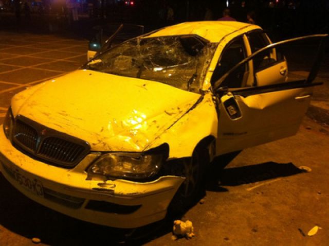 高雄气爆现场目击者:地震房摇如战争过后(图) 高雄气爆现场目击者:地震房摇如战争过后(图)