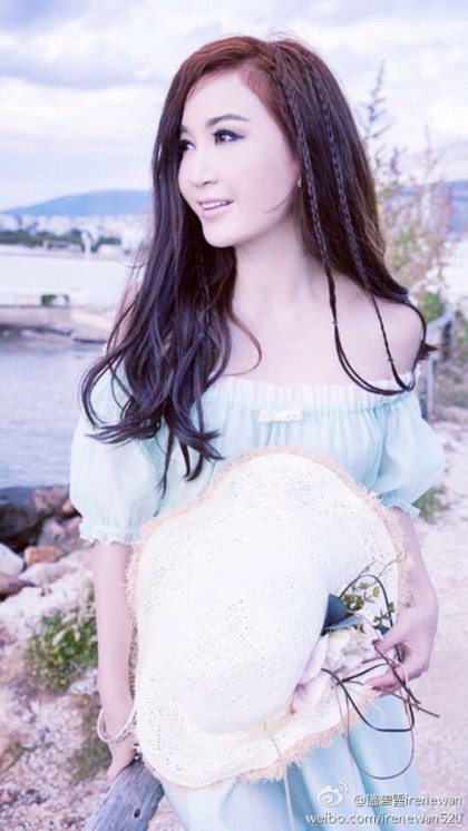 ���칦��ʵ���˵� 48���±�ϼ��̧ͷ�ƶ�û��