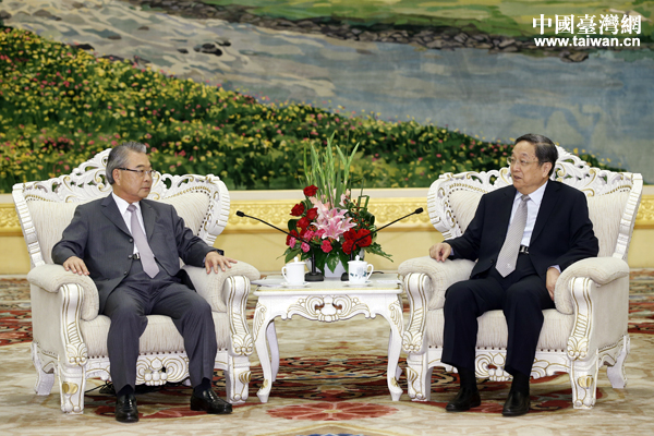 俞正声18日在北京会见了台湾工业总会大陆经贸考察团一行