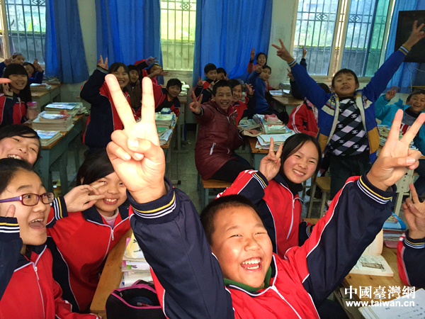 ��ˮ���еĺ��������������Ŵ����Ц��