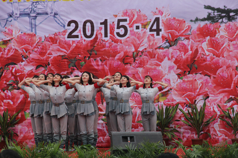 �����쾮��ɽ�ž黨�ڽ������������¡�صĿ�Ļʽ��ͼΪ��Ļʽ�ϵ��ݳ����й�̨�������� ��ͬ �㣩