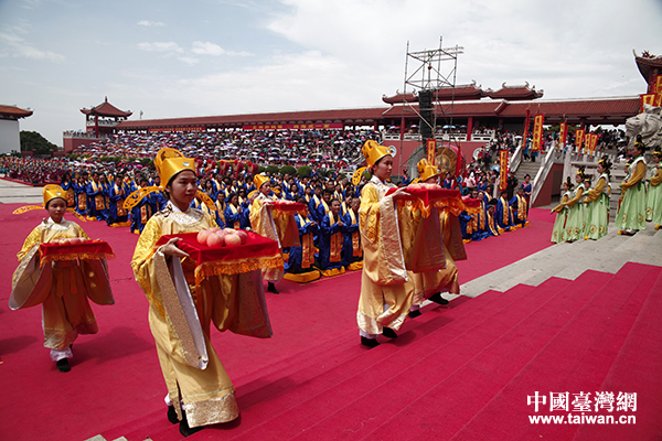 万名信众齐聚“妈祖故里”隆重纪念妈祖诞辰1055周年 万名信众齐聚“妈祖故里”隆重纪念妈祖诞辰1055周年