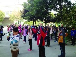 ���죬�γ���ʵ��Сѧѧ��������������ƿ���� �ִ��챨���� ����� ��