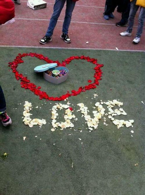 �������������������ʮ���� ͬѧΧ�۹���