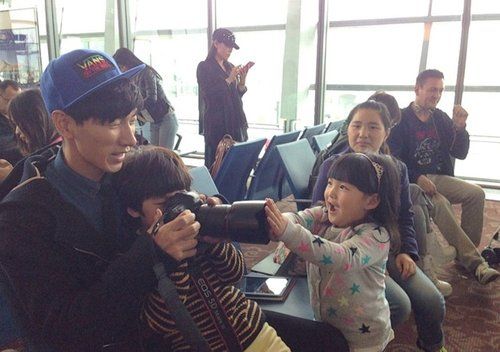 ���ְ�ȥ�Ķ�������ʫ��Ⱥ����ǵı�����ȫ������Ȼ״̬�¡�