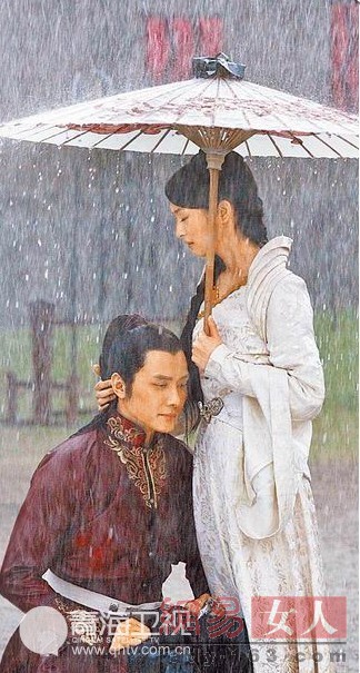 ���ƾ���һ�У�Ů�ǹ�װ��������˭���з���