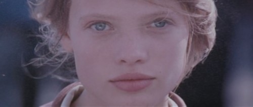 �շ���������������ϼ �۲�����ľ�ɫŮ��