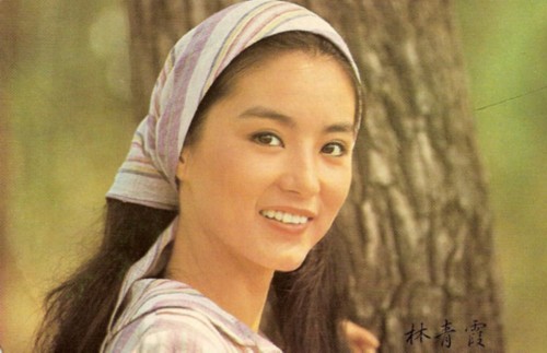 �շ���������������ϼ �۲�����ľ�ɫŮ��