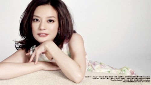 �շ���������������ϼ �۲�����ľ�ɫŮ��