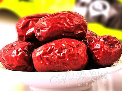 春季花粉满天飞 防过敏吃 一红一白 就好