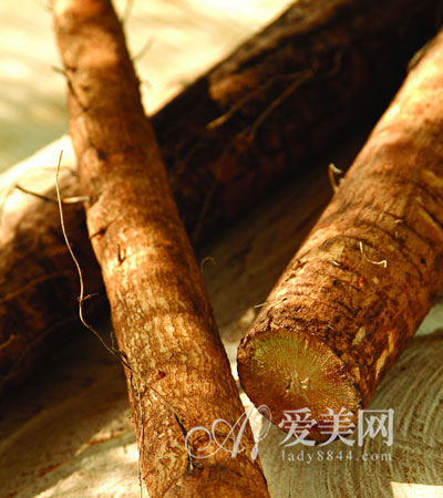 春季花粉满天飞 防过敏吃 一红一白 就好