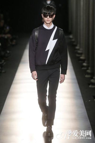  ��󴨽а����� �й���ģ�����֮��