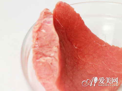 清晨来杯柠檬水! 营养师推荐10大抗衰食品 清晨来杯柠檬水! 营养师推荐10大抗衰食品