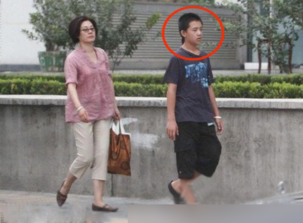 �����ǻ�Ѫ��Ů���� ��ɺ������ҡ����֣��