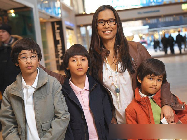 �����ǻ�Ѫ��Ů���� ��ɺ������ҡ����֣��