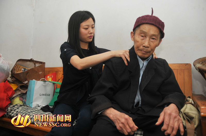 Ů��ÿ�ܱ���400�๫�� �չ���������89��үү