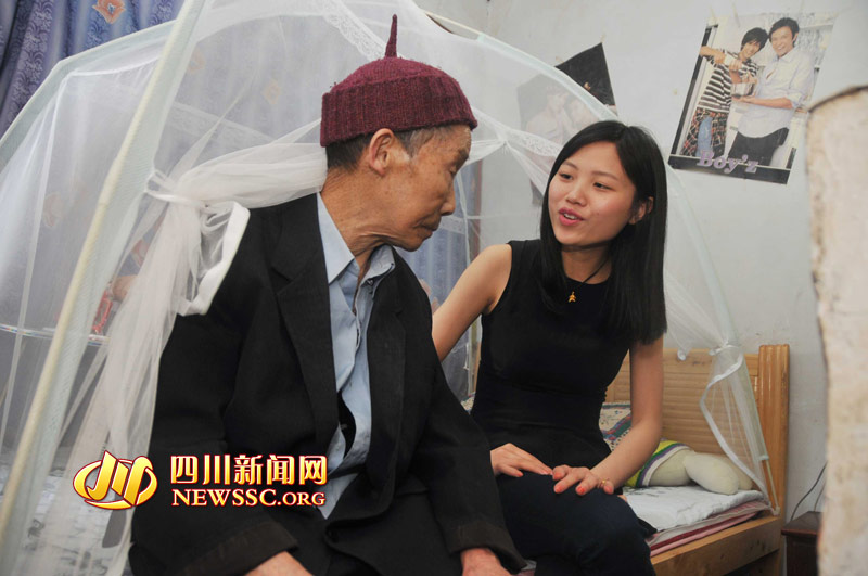 Ů��ÿ�ܱ���400�๫�� �չ���������89��үү