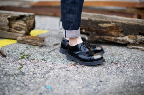 潮男夏日街拍 不穿袜子秀脚踝 组图