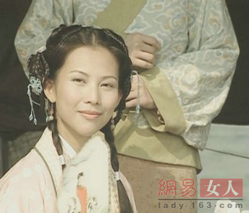 ���ƾ���һ�У�Ů�ǹ�װ��������˭���з���