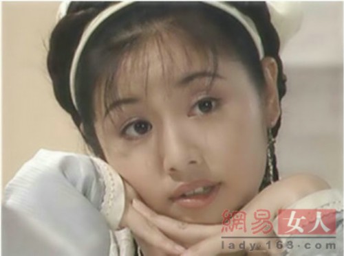 ���ƾ���һ�У�Ů�ǹ�װ��������˭���з���