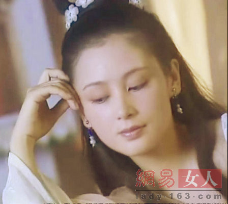 ���ƾ���һ�У�Ů�ǹ�װ��������˭���з���