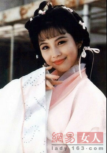 ���ƾ���һ�У�Ů�ǹ�װ��������˭���з���