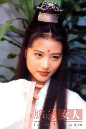 ���ƾ���һ�У�Ů�ǹ�װ��������˭���з���