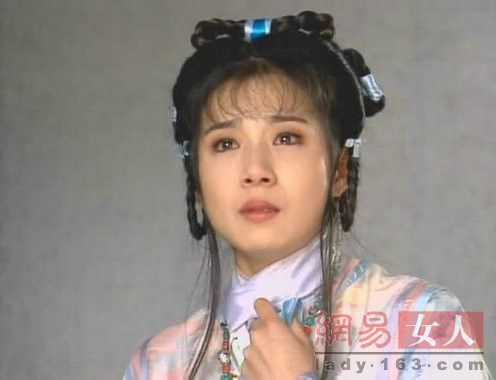 ���ƾ���һ�У�Ů�ǹ�װ��������˭���з���