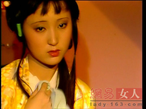 ���ƾ���һ�У�Ů�ǹ�װ��������˭���з���