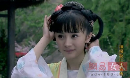 ���ƾ���һ�У�Ů�ǹ�װ��������˭���з���