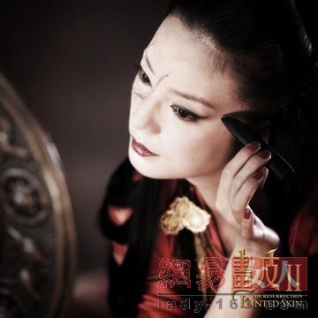 ���ƾ���һ�У�Ů�ǹ�װ��������˭���з���