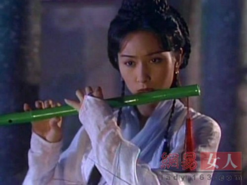 ���ƾ���һ�У�Ů�ǹ�װ��������˭���з���