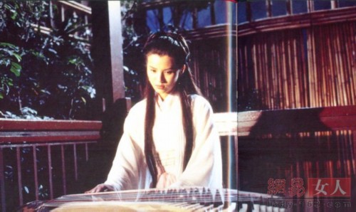 ���ƾ���һ�У�Ů�ǹ�װ��������˭���з���