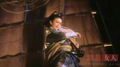 ���ƾ���һ�У�Ů�ǹ�װ��������˭���з���