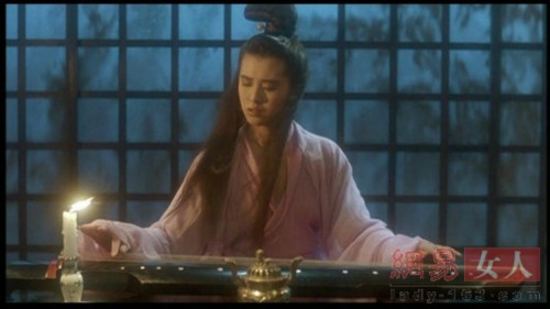 ���ƾ���һ�У�Ů�ǹ�װ��������˭���з���