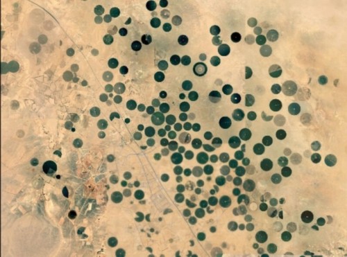 谷歌地球捕捉到神奇地貌 似太空云图