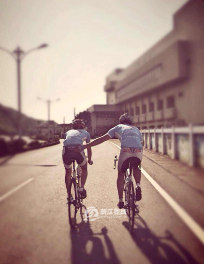 �������������ߡ���Խ������̨��