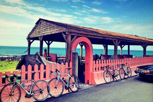 �������������ߡ���Խ������̨��