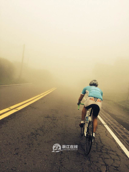 �������������ߡ���Խ������̨��