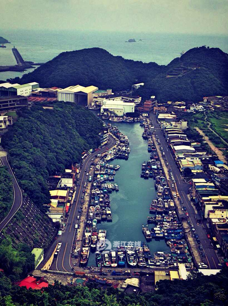 �������������ߡ���Խ������̨��