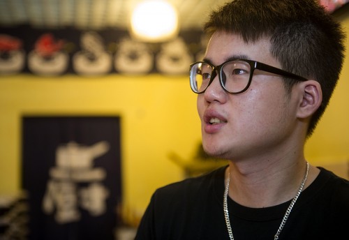 ����˶ʿ���׷ۣ����������ϰ�����һ