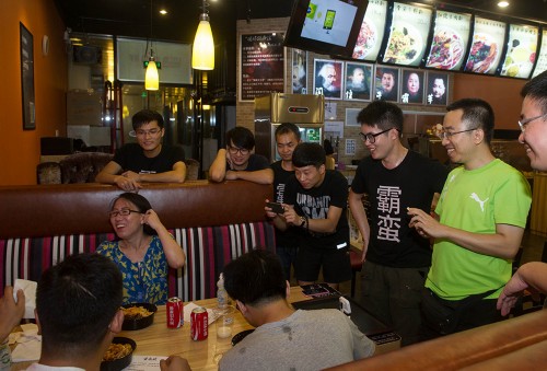 ����˶ʿ���׷ۣ����������ϰ�����һ