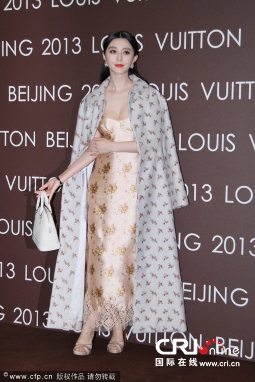 ����Ů����ò���У������Ů������·��