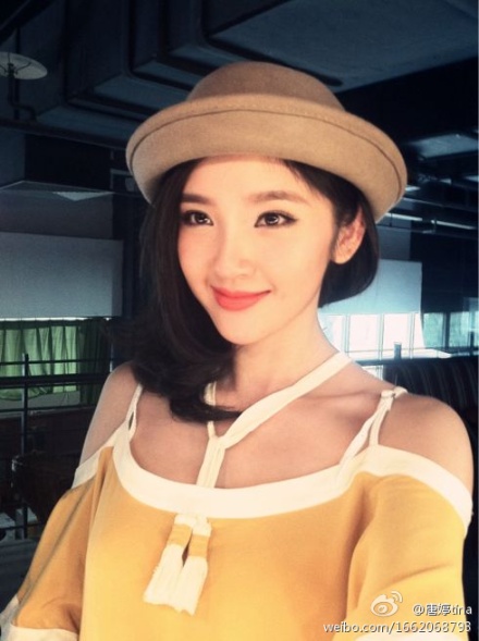 ����Ů����ò���У������Ů������·��