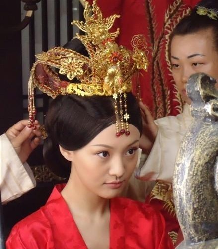 ����Ů����ò���У������Ů������·��